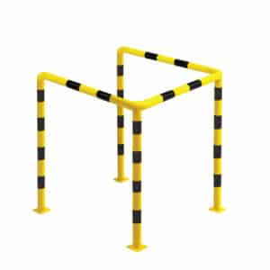 Odbojnica stalowa typu U 800x1200 mm – malowana proszkowo na żółto z czarnymi pasami, przykręcana do podłoża